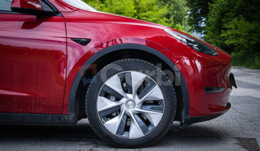 Tesla Model Y Long Range AWD, Biely interiér, Tepelné čerpadlo, Dvojité sklá, DPH
