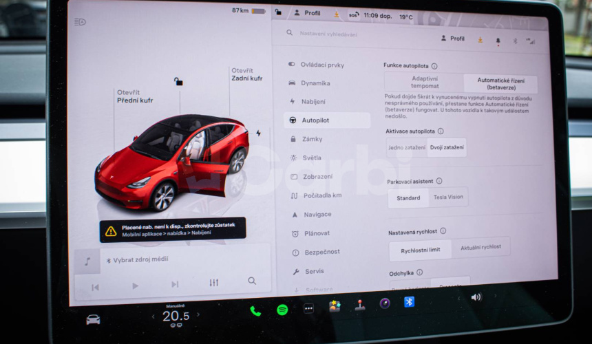 Tesla Model Y Long Range AWD, Biely interiér, Tepelné čerpadlo, Dvojité sklá