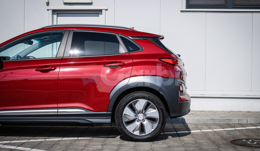 Hyundai Kona Electric+ 64kWh batéria 98% SOH, slovenské s históriou, HUD, Krell audio, DPH
