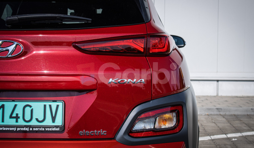 Hyundai Kona Electric+ 64kWh batéria 98% SOH, slovenské s históriou, HUD, Krell audio, DPH