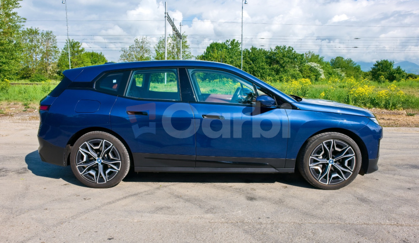 BMW iX 50 xDrive 385kw 523HP TOP Výbava, Nappa koža, 115kw batéria