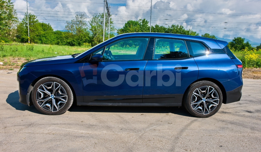 BMW iX 50 xDrive 385kw 523HP TOP Výbava, Nappa koža, 115kw batéria