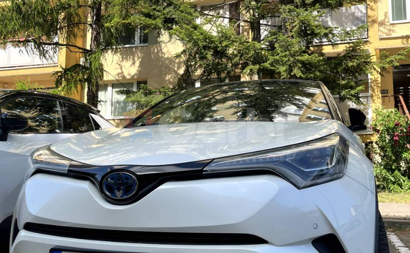 Toyota C-HR 1.8 Hybrid Selection E-CVT FWD