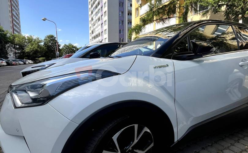 Toyota C-HR 1.8 Hybrid Selection E-CVT FWD