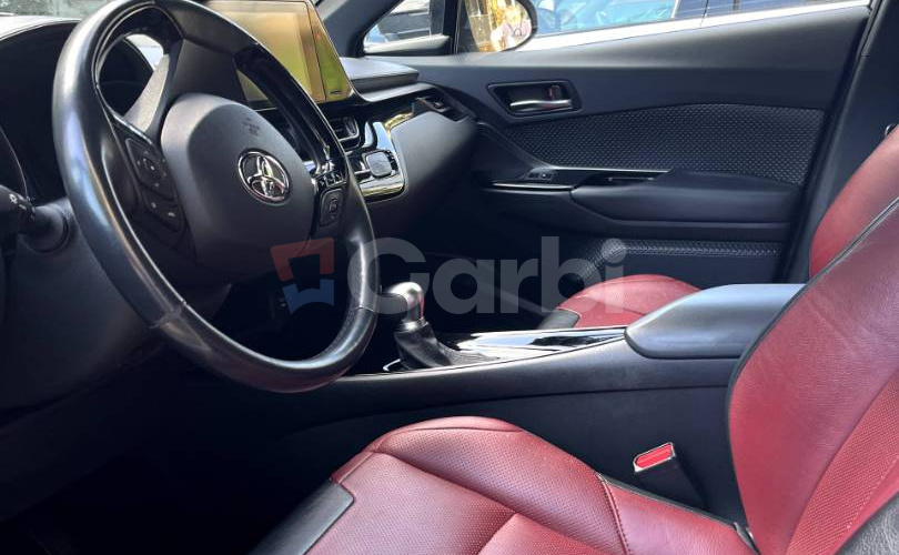 Toyota C-HR 1.8 Hybrid Selection E-CVT FWD