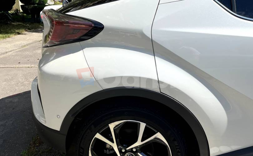 Toyota C-HR 1.8 Hybrid Selection E-CVT FWD