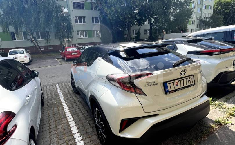 Toyota C-HR 1.8 Hybrid Selection E-CVT FWD
