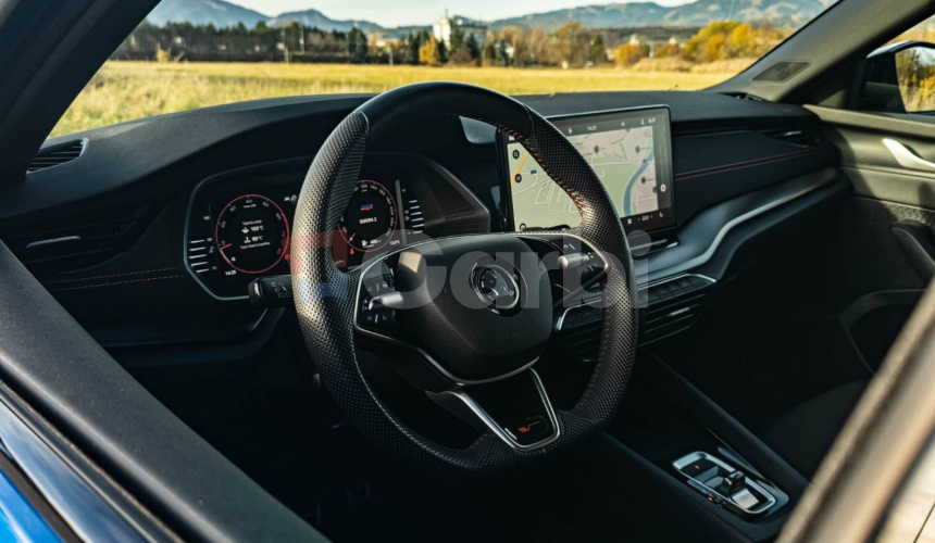 Škoda Octavia Combi VRS 195kW DSG Webasto, Virtual Cockpit