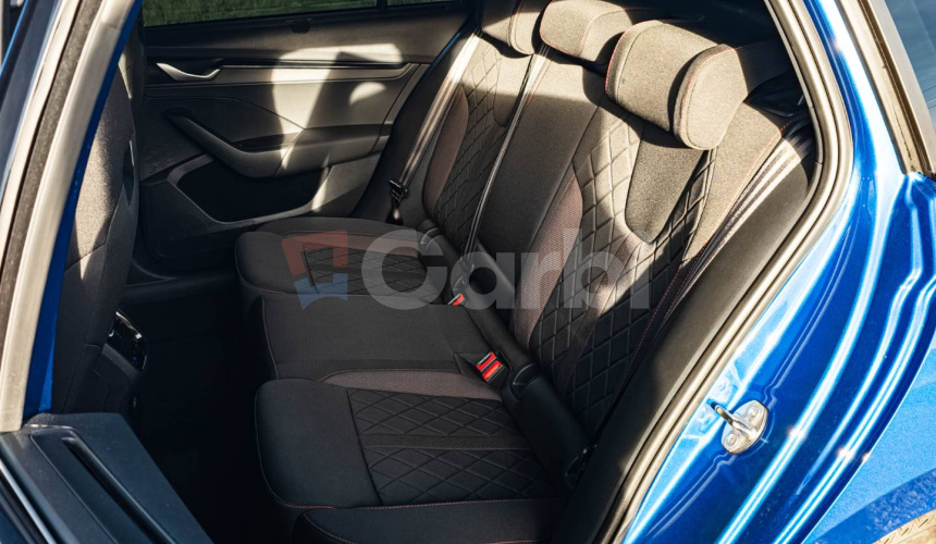 Škoda Octavia Combi VRS 195kW DSG Webasto, Virtual Cockpit