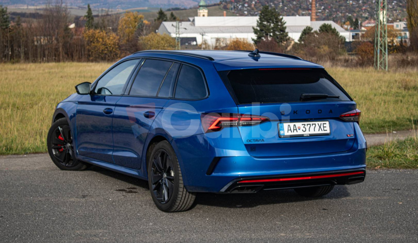 Škoda Octavia Combi VRS 195kW DSG Webasto, Virtual Cockpit