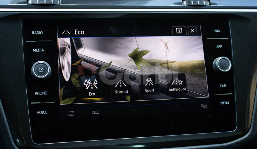 Volkswagen Tiguan 2.0 TSI DSG 4Motion, 1. Majiteľ, Slovenské, Nelakované, FULL LED, Virtual