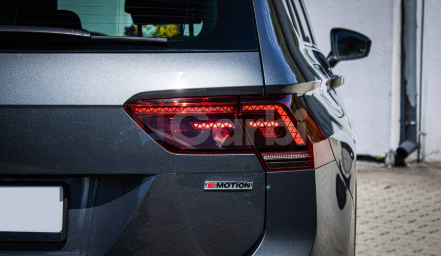 Volkswagen Tiguan 2.0 TSI DSG 4Motion, 1. Majiteľ, Slovenské, Nelakované, FULL LED, Virtual