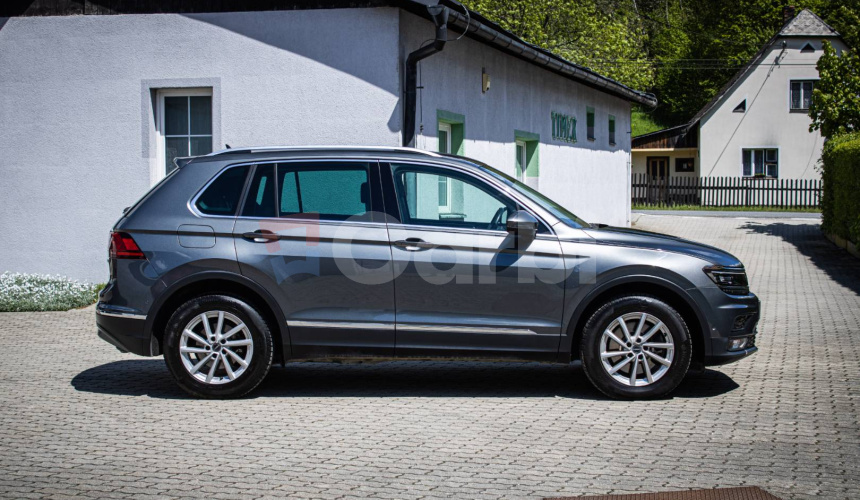 Volkswagen Tiguan 2.0 TSI DSG 4Motion, 1. Majiteľ, Slovenské, Nelakované, FULL LED, Virtual