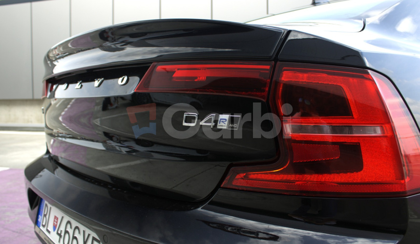 Volvo S90 D4, R-design, 140kw, AWD, AT8