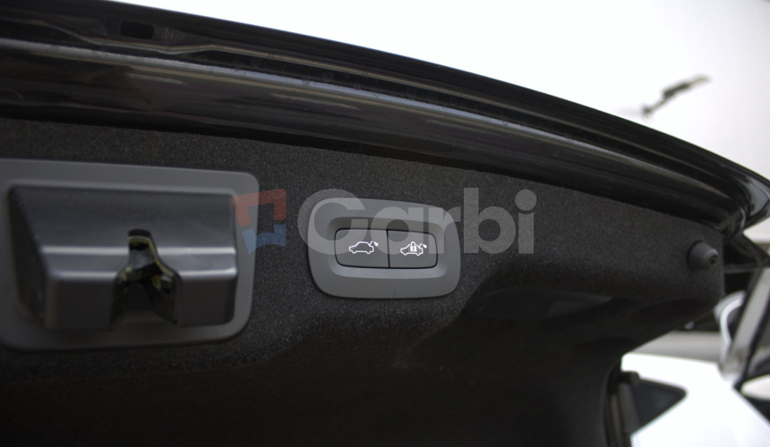 Volvo S90 D4, R-design, 140kw, AWD, AT8