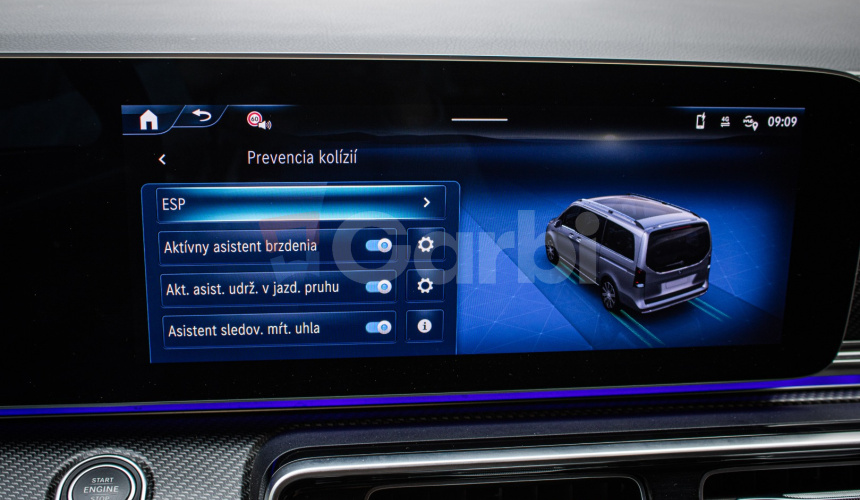 Mercedes-Benz V300d 4MATIC AMG Line, Black optik, Slovenské, Servis grátis, ťažné, Multibeam