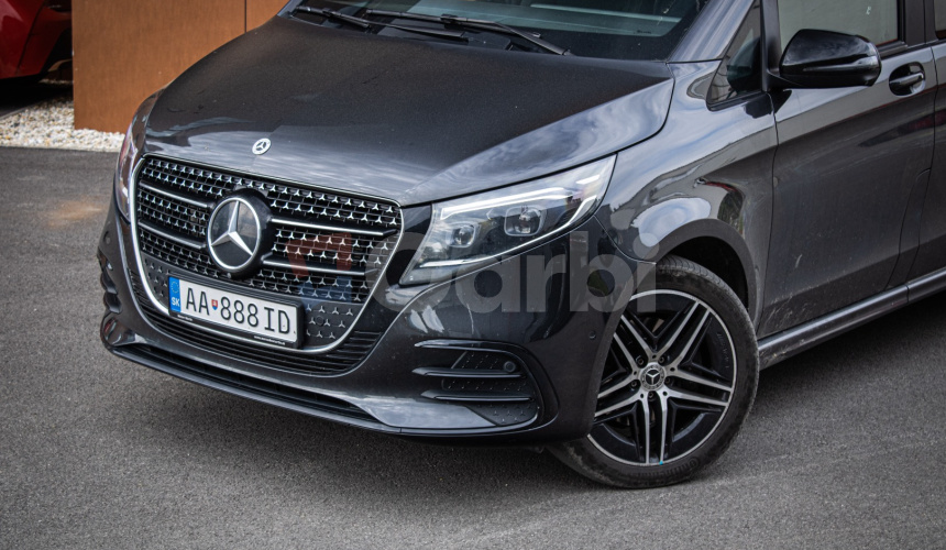 Mercedes-Benz V300d 4MATIC AMG Line, Black optik, Slovenské, Servis grátis, ťažné, Multibeam