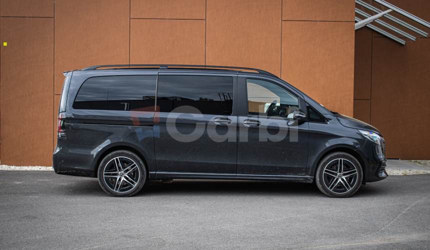 Mercedes-Benz V300d 4MATIC AMG Line, Black optik, Slovenské, Servis grátis, ťažné, Multibeam