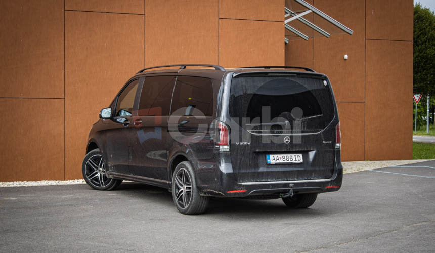 Mercedes-Benz V300d 4MATIC AMG Line, Black optik, Slovenské, Servis grátis, ťažné, Multibeam