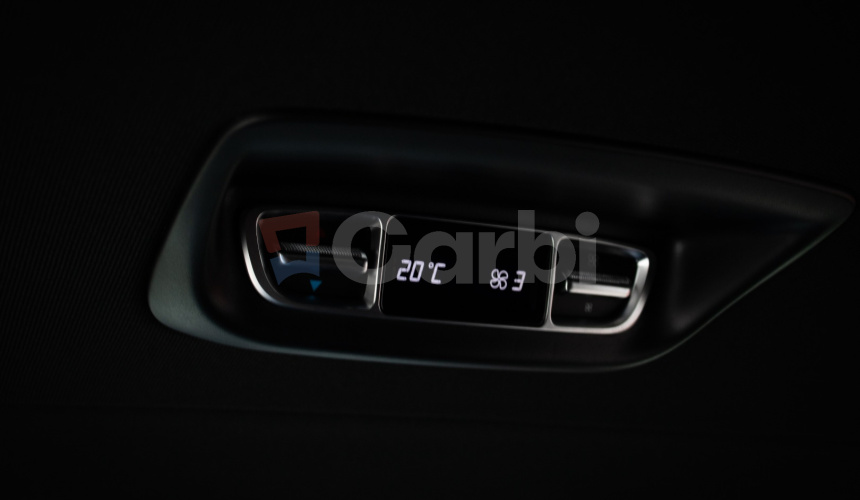 Mercedes-Benz V300d 4MATIC AMG Line, Black optik, Slovenské, Servis grátis, ťažné, Multibeam