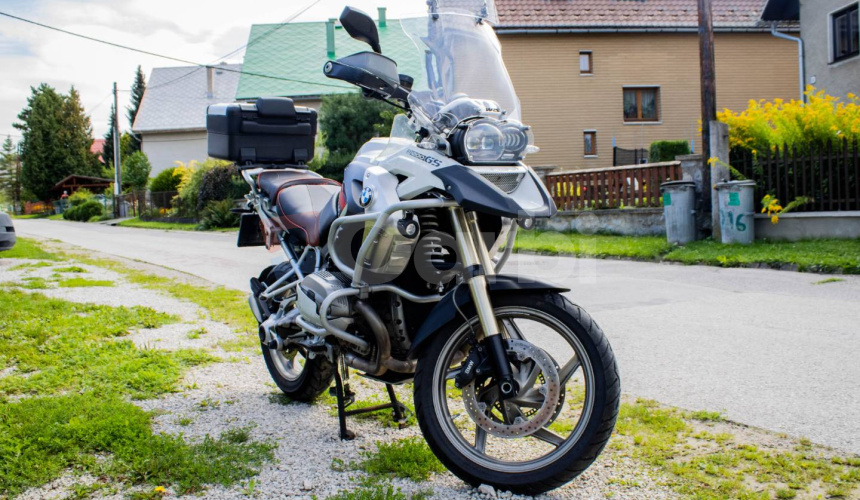 BMW R 1200 GS DOHC 81kW, prídavné kufre, vyhrievaná sedačka