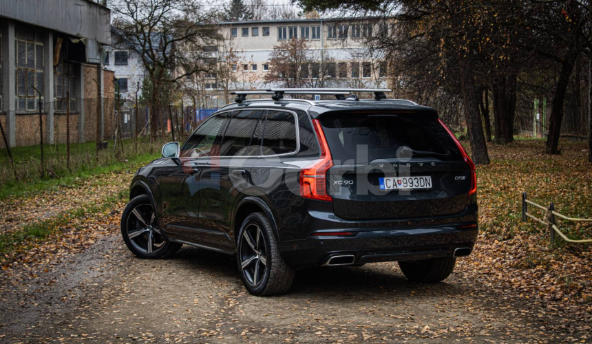 Volvo XC90 D5 235k R-design 7 miestne, plná história, vymenené rozvody, ťažné zariadenie