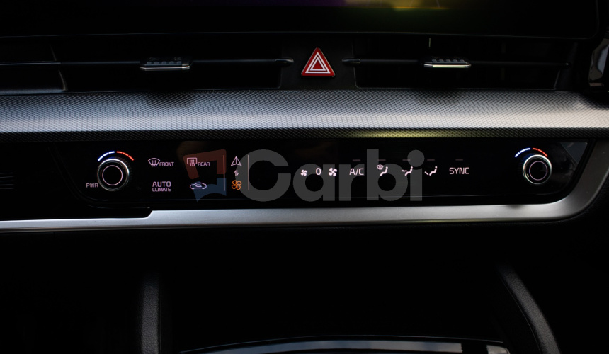 KIA Sportage 1.6 T-GDi 7DCT Platinum, 1. majiteľ, nelakované, park pack, ťažné, záruka