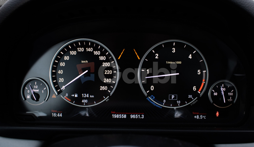 BMW Rad 5 Touring M550d xDrive MPacket, nové rozvody, po veľkom servise v krásnom stave, nová S