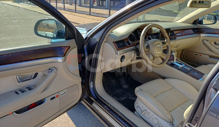Audi A8 4.2 FSI V8 quattro tiptronic
