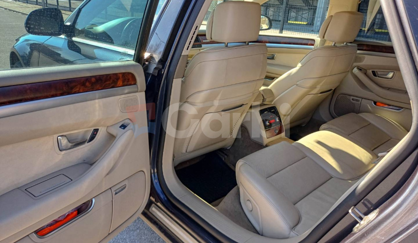 Audi A8 4.2 FSI V8 quattro tiptronic
