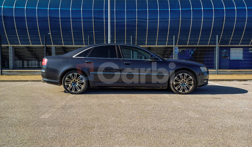 Audi A8 4.2 FSI V8 quattro tiptronic