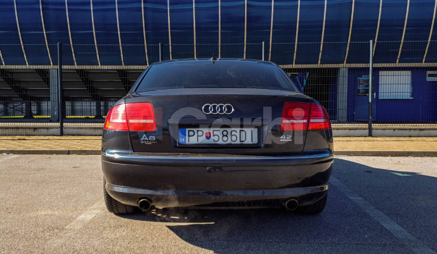 Audi A8 4.2 FSI V8 quattro tiptronic