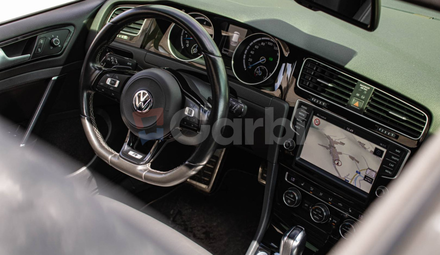 Volkswagen Golf Variant R 2.0 TSI BMT Highline 4MOTION DSG