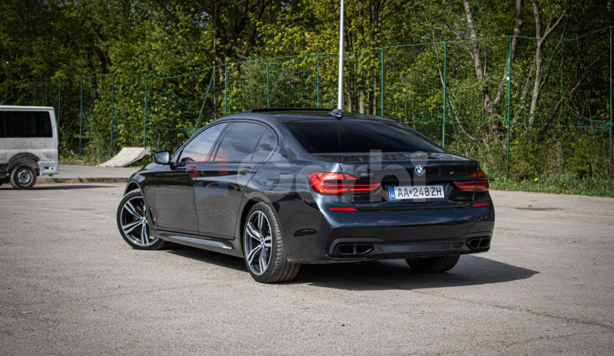 BMW M760Li xDrive, Msport, Webasto, Panoráma, Laser, 4x masáž, TV, super stav