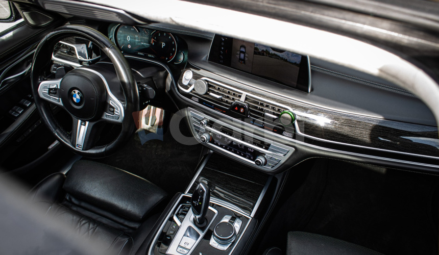 BMW M760Li xDrive, Msport, Webasto, Panoráma, Laser, 4x masáž, TV, super stav