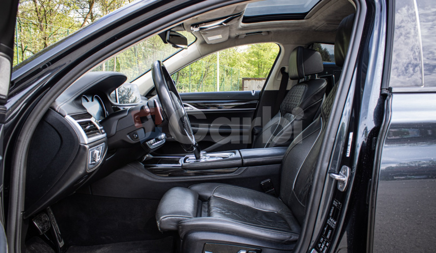 BMW M760Li xDrive, Msport, Webasto, Panoráma, Laser, 4x masáž, TV, super stav