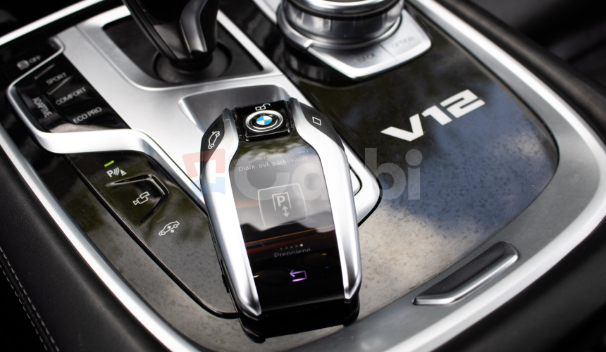 BMW M760Li xDrive, Msport, Webasto, Panoráma, Laser, 4x masáž, TV, super stav