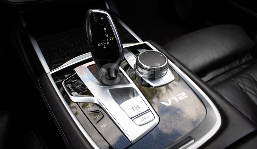 BMW M760Li xDrive, Msport, Webasto, Panoráma, Laser, 4x masáž, TV, super stav