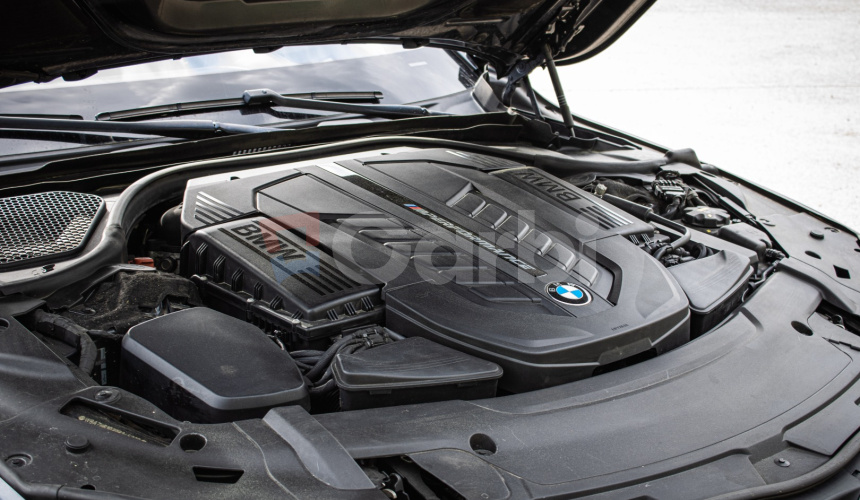 BMW M760Li xDrive, Msport, Webasto, Panoráma, Laser, 4x masáž, TV, super stav
