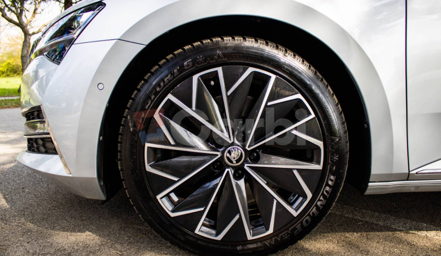 Škoda Superb L&K 2.0 TSi 4x4 DSG Full výbava