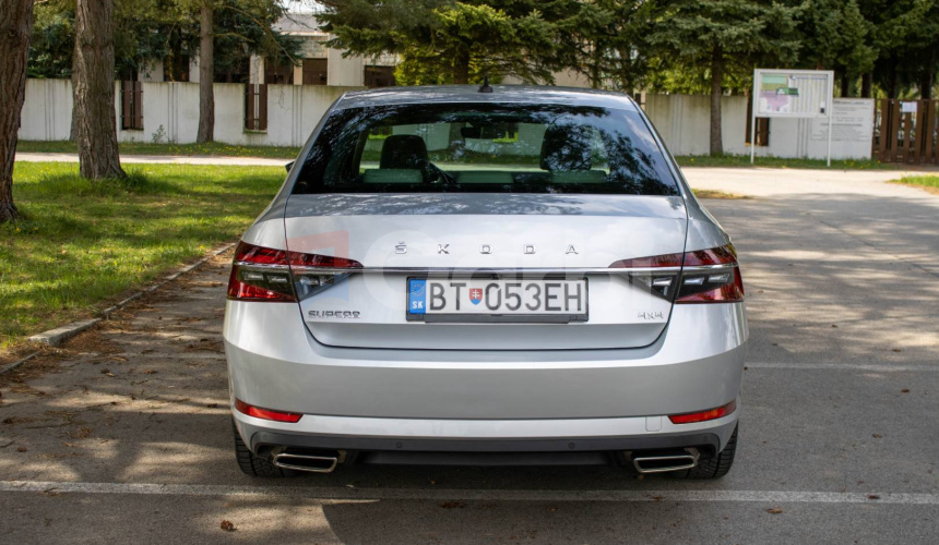 Škoda Superb L&K 2.0 TSi 4x4 DSG Full výbava