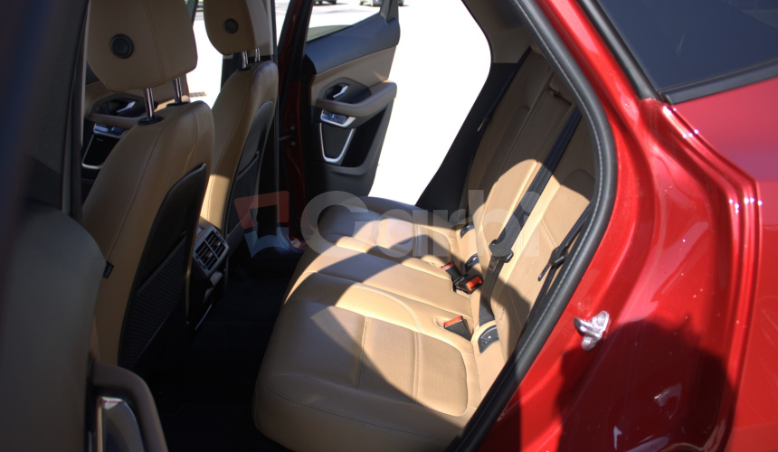 Jaguar E-Pace 2.0 I4 D165 MHEV R-Dynamic SE AWD