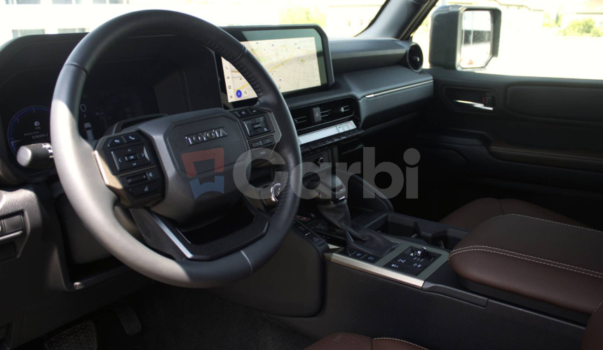 Toyota Land Cruiser 2.8 D-4D 204 Invincible A/T 4x4