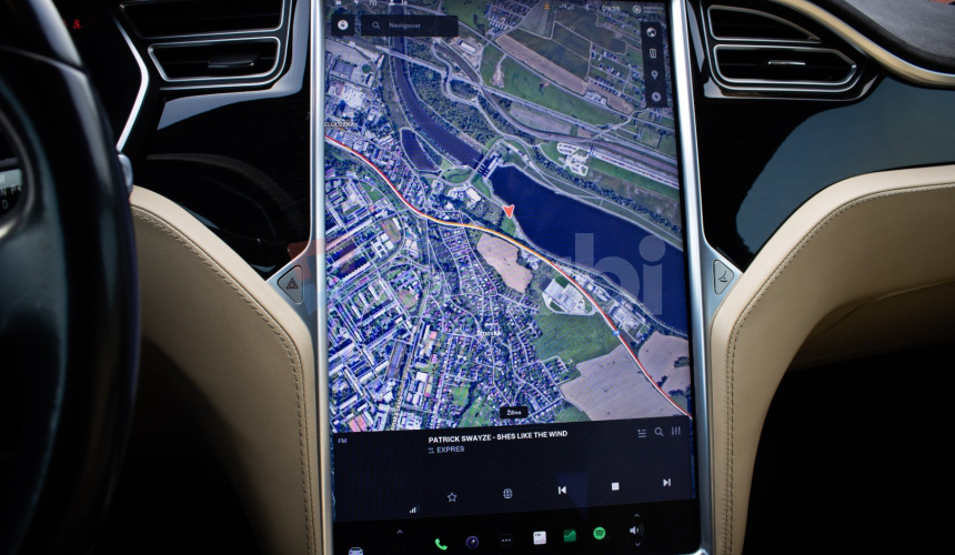 Tesla Model 75D Free Supercharging SC01, SOH 94%, Black, R21 ALU, nové brzdy, dojazd 440 km