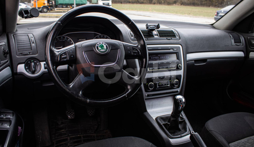 Škoda Octavia Combi 2.0 TDI Elegance, Po servise, nelakované