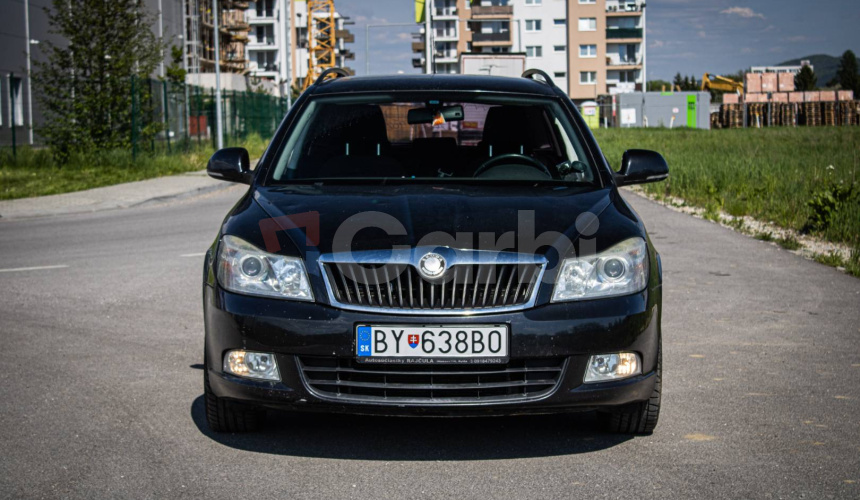 Škoda Octavia Combi 2.0 TDI Elegance, Po servise, nelakované