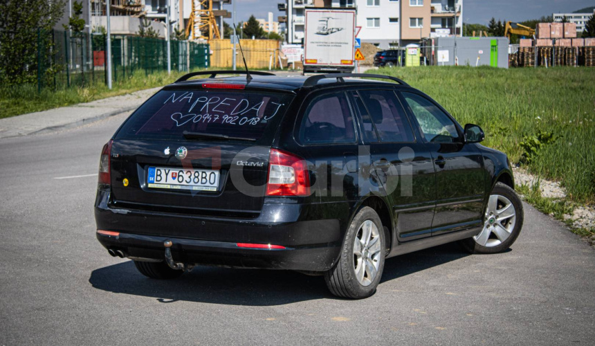 Škoda Octavia Combi 2.0 TDI Elegance, Po servise, nelakované