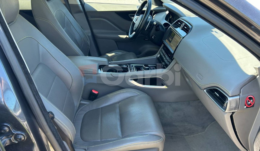 Jaguar F-Pace 2.0D I4 240k R-Sport AWD A/T