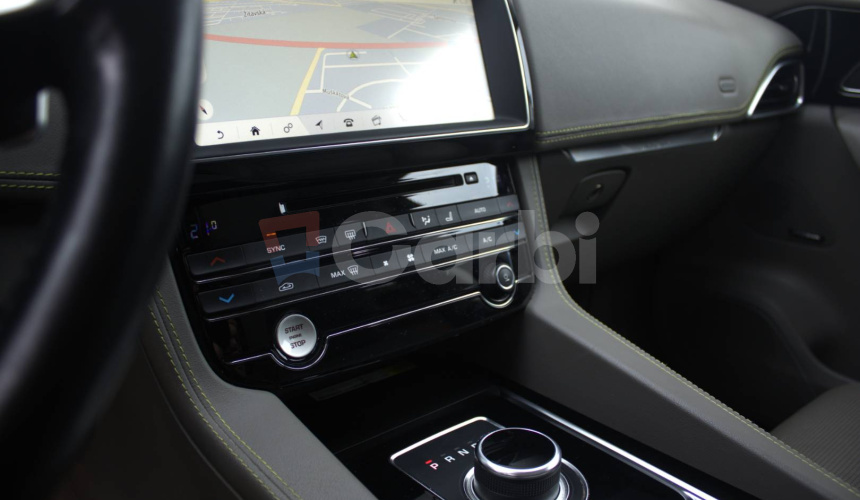 Jaguar F-Pace 2.0D I4 240k R-Sport AWD A/T