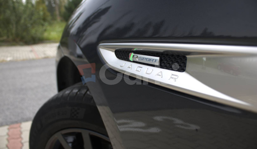 Jaguar F-Pace 2.0D I4 240k R-Sport AWD A/T